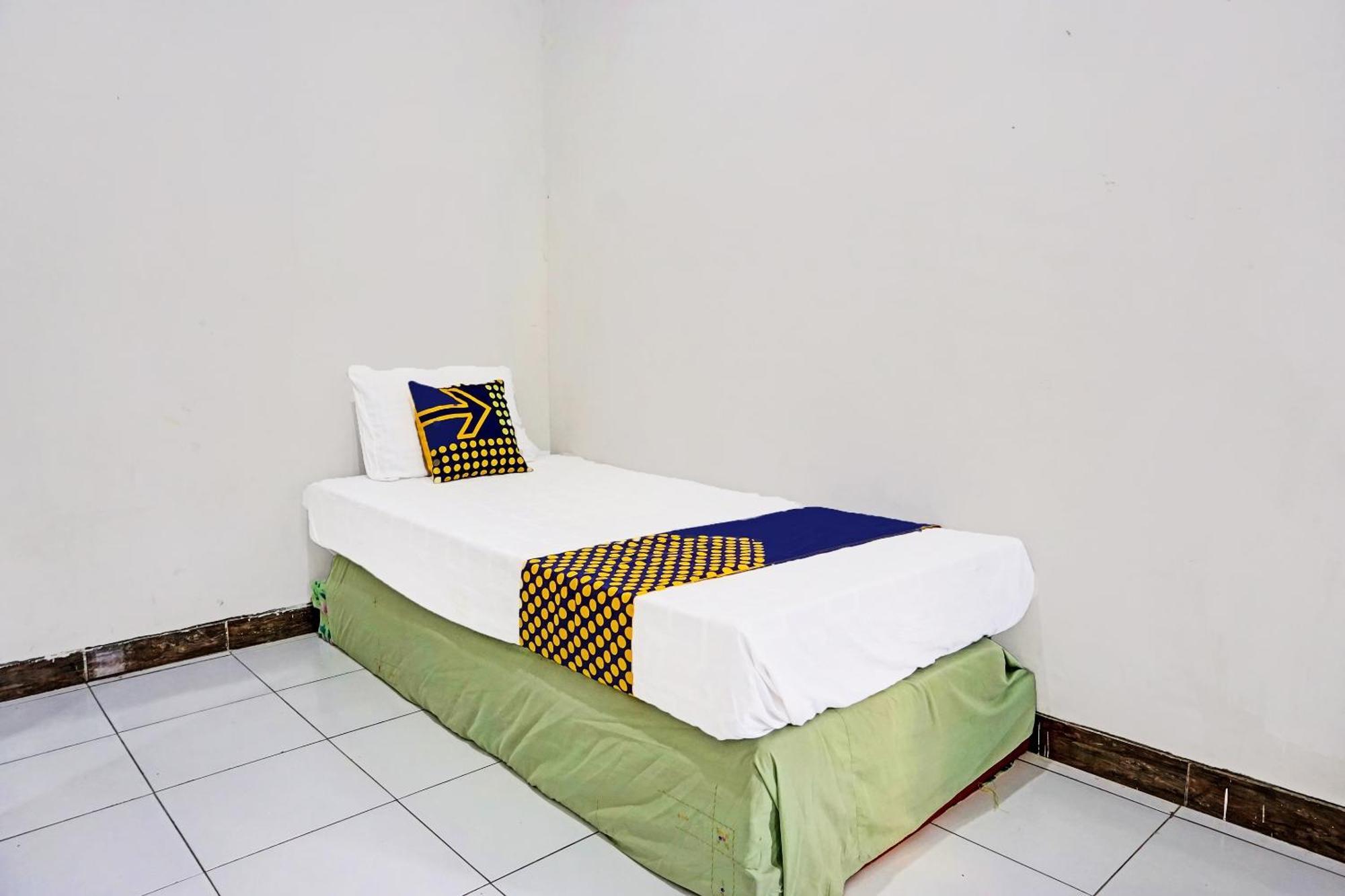 מלון פסורואן Oyo Life 91896 Kost Bu Dewi Syariah מראה חיצוני תמונה
